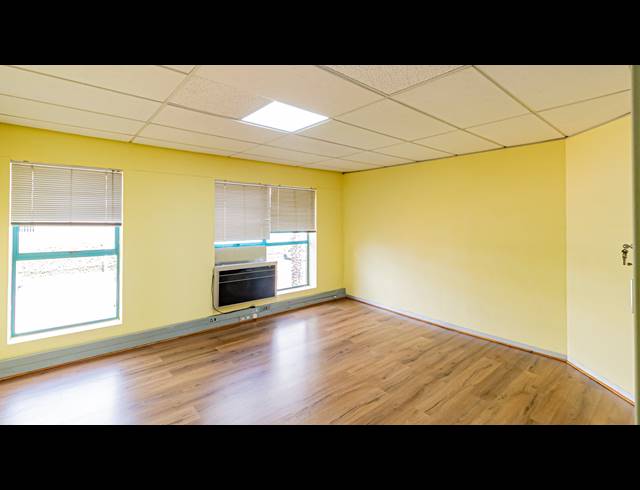 212M² OFFICE TO LET IN FERNDALE